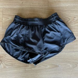 Lululemon Hotty Hot Short NWOT Size 6